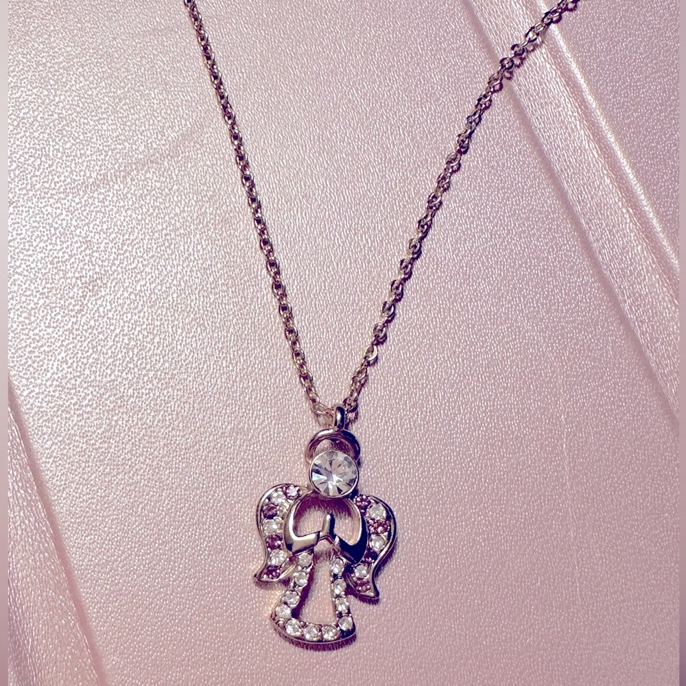 DANBURY MINT 14k gold plated Amethyst CZ Praying Angel Pendant on chain - Picture 4 of 9